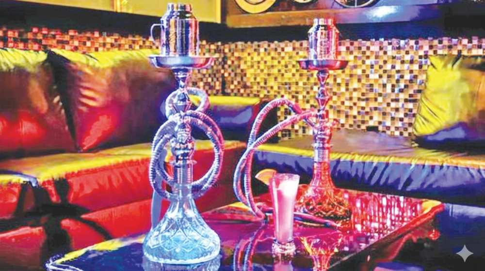 সময় বদলে দেদার চলছে রাজধানীর সিসা বার সময় বদলে দেদার চলছে রাজধানীর সিসা বার