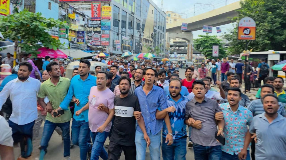 আ.লীগের ঝটিকা মিছিল থেকে ২৪৪ নেতাকর্মী গ্রেপ্তার