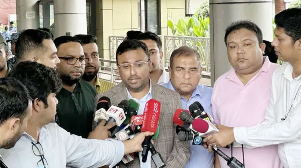 দেশে ফিরে যা বললেন তারেক রহমানের পররাষ্ট্রবিষয়ক উপদেষ্টা হুমায়ুন কবীর দেশে ফিরে যা বললেন তারেক রহমানের পররাষ্ট্রবিষয়ক উপদেষ্টা হুমায়ুন কবীর