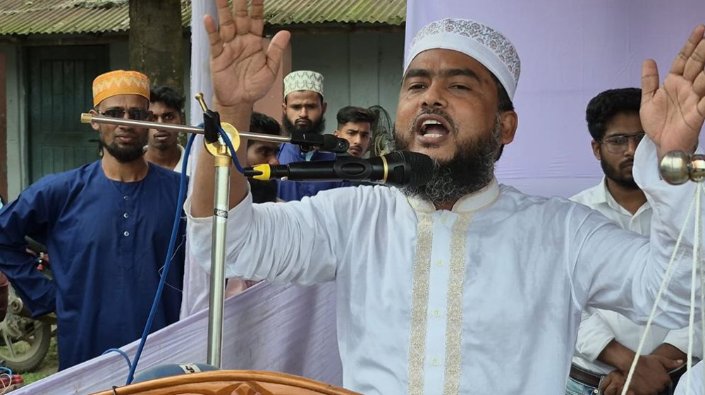 ‘শুধু হাত বদল হয়েছে, কাজের কোনো পরিবর্তন হয়নি’