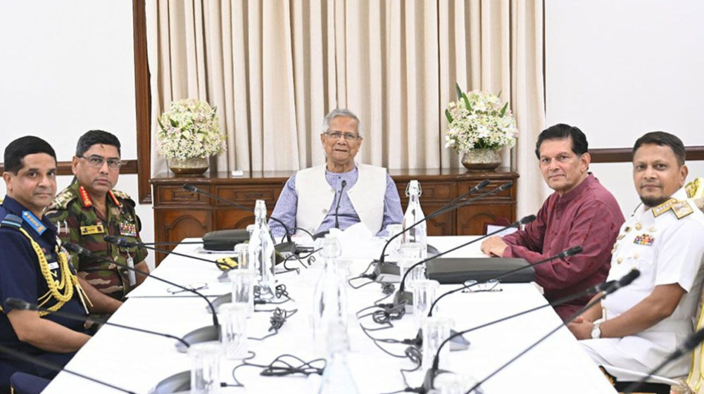 সেনা মোতায়েন নিয়ে প্রধান উপদেষ্টার সঙ্গে ৩ বাহিনী প্রধানের যে আলোচনা হলো সেনা মোতায়েন নিয়ে প্রধান উপদেষ্টার সঙ্গে ৩ বাহিনী প্রধানের যে আলোচনা হলো