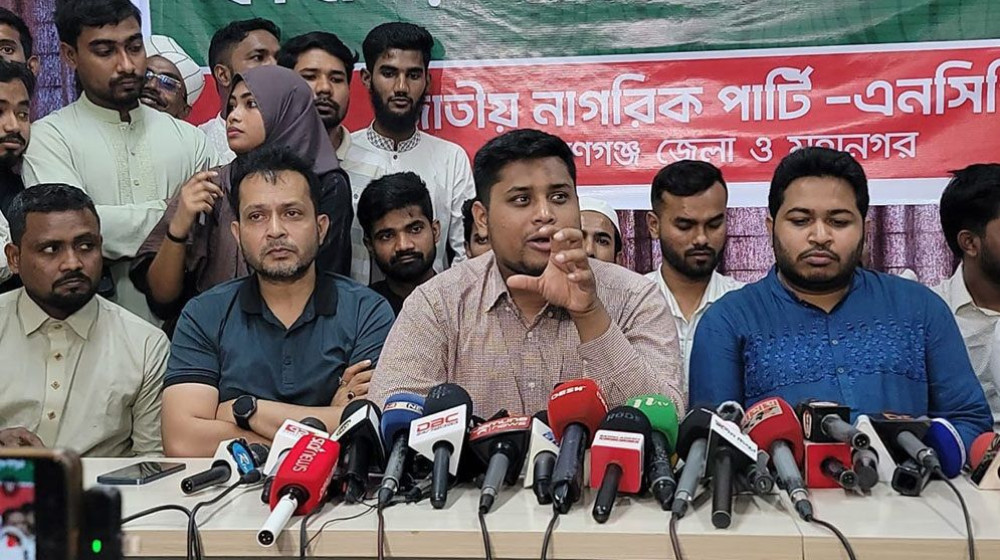 যাদের নিয়ে জোট করতে চান, জানালেন হাসনাত যাদের নিয়ে জোট করতে চান, জানালেন হাসনাত