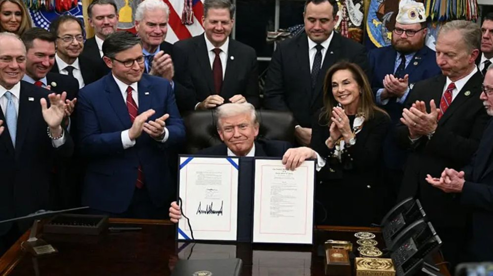 অবসান ঘটল মার্কিন ইতিহাসের দীর্ঘতম সরকারি শাটডাউনের অবসান ঘটল মার্কিন ইতিহাসের দীর্ঘতম সরকারি শাটডাউনের