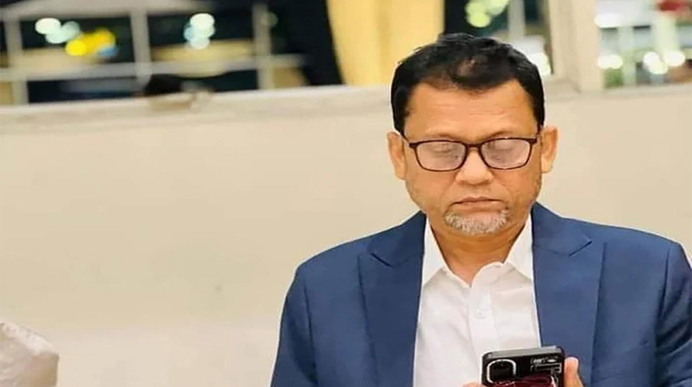 সন্তানকে মারছিল কিশোর গ্যাং, বাঁচাতে গিয়ে লাইফ সাপোর্টে বাবা