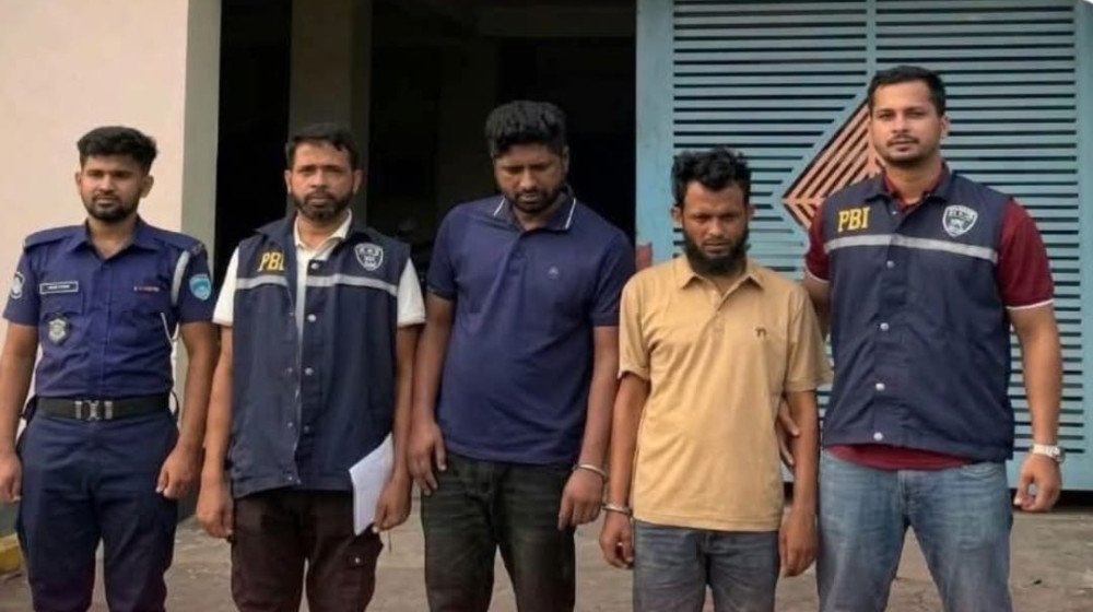 নাসিরনগরে অটোচালক হত্যাঃ মোবাইল উদ্ধারে হত্যার রহস্য উদঘাটন