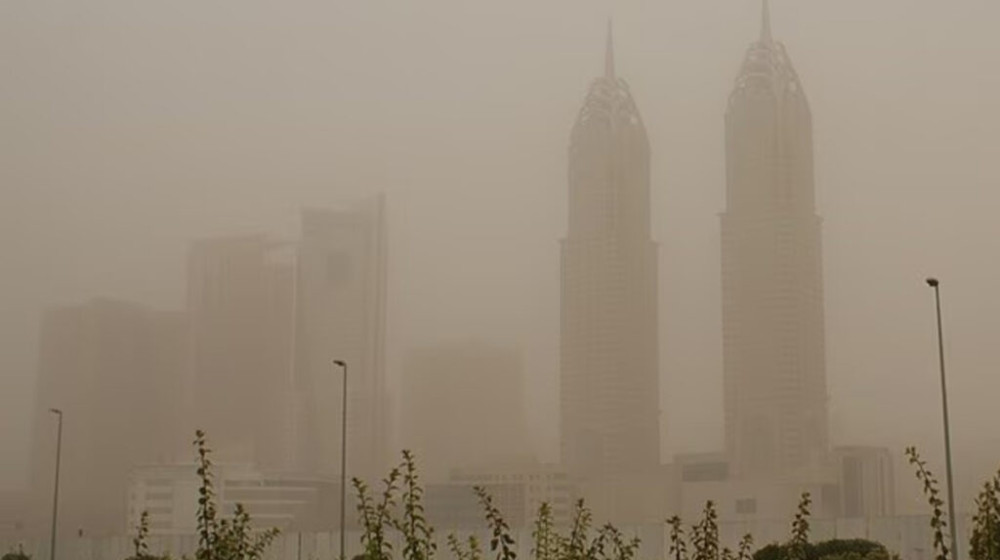 বন্যার পর ঘন কুয়াশার প্রকোপে আরব আমিরাত