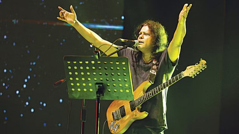 লন্ডন মাতাতে যাচ্ছেন জেমস লন্ডন মাতাতে যাচ্ছেন জেমস