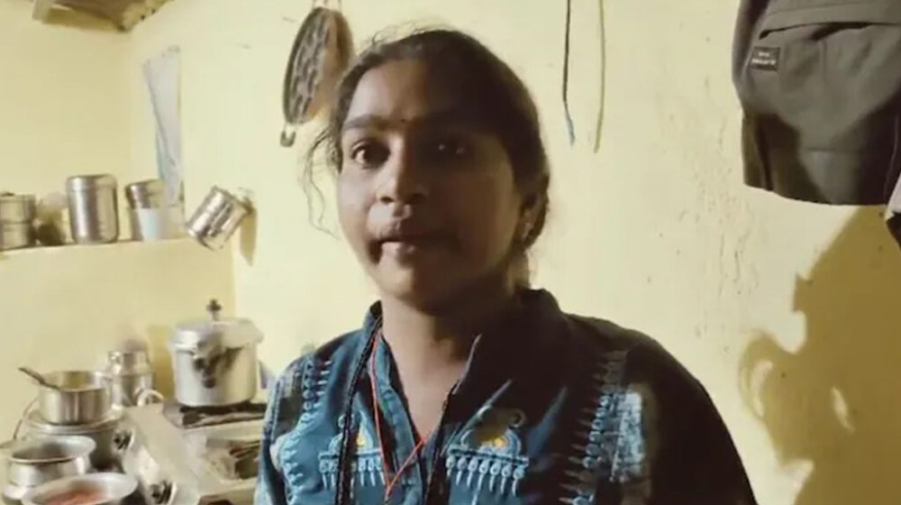 ভারতে প্রতিবন্ধী সন্তানকে কুমিরের মুখে ফেলে দিলেন মা