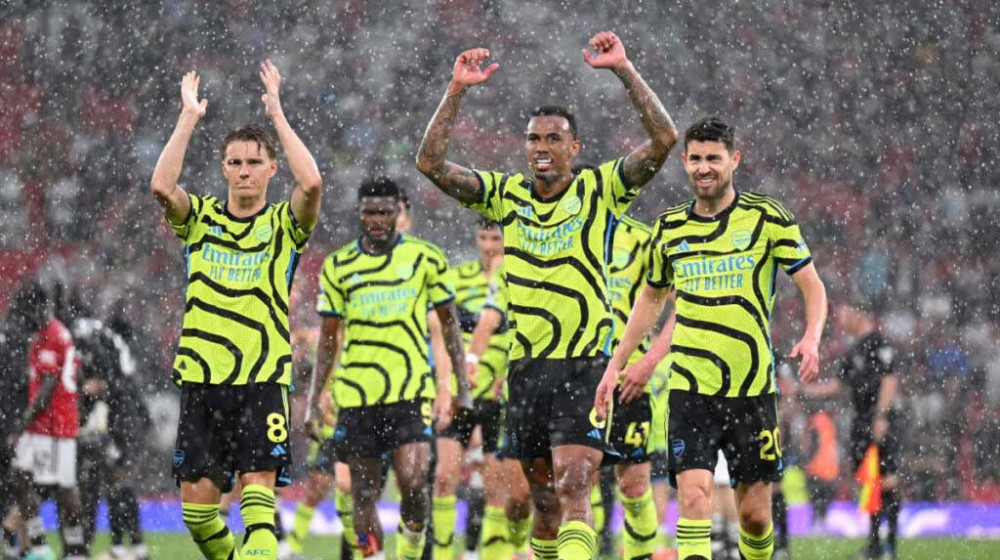 ম্যান ইউনাইটেডকে হারিয়ে শীর্ষে আর্সেনাল ম্যান ইউনাইটেডকে হারিয়ে শীর্ষে আর্সেনাল