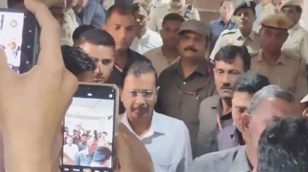 কেজরিওয়ালকে কারাগারে পাঠাল আদালত কেজরিওয়ালকে কারাগারে পাঠাল আদালত