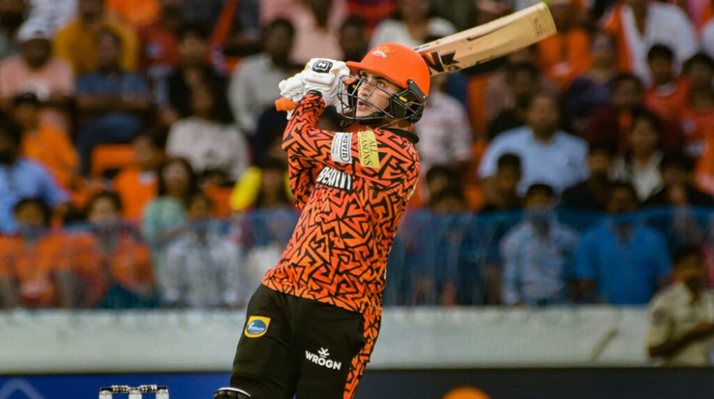 কোহলির রেকর্ড ভাঙলেন অভিষেক