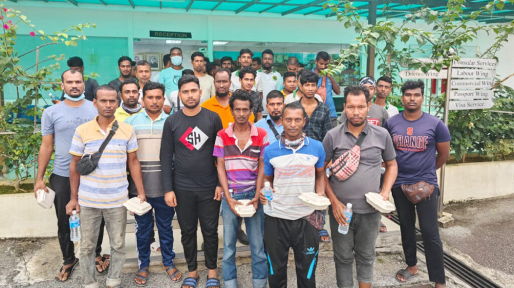 মালয়েশিয়ায় কাজ করেও বেতন নেই, অনাহারে ৩৬ বাংলাদেশি কর্মী