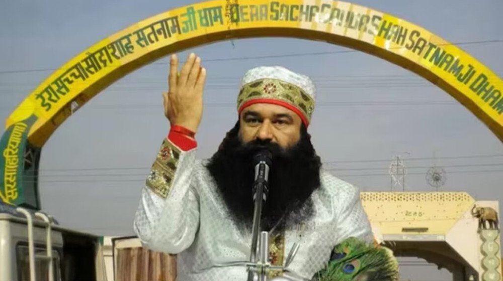 বিজেপিকে সমর্থনের চার দিন পরই খুনের মামলায় খালাস পেলেন ধর্ষক ধর্মগুরু রাম-রহিম বিজেপিকে সমর্থনের চার দিন পরই খুনের মামলায় খালাস পেলেন ধর্ষক ধর্মগুরু রাম-রহিম