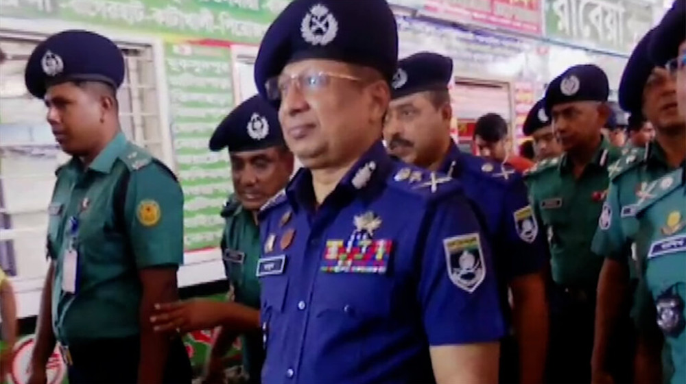 চাঁদাবাজি করলে ছাড় নেই, আইজিপির কঠোর হুঁশিয়ারি চাঁদাবাজি করলে ছাড় নেই, আইজিপির কঠোর হুঁশিয়ারি