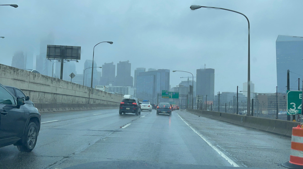 বৈরী আবহাওয়ায় জনজীবন বিপর্যস্ত